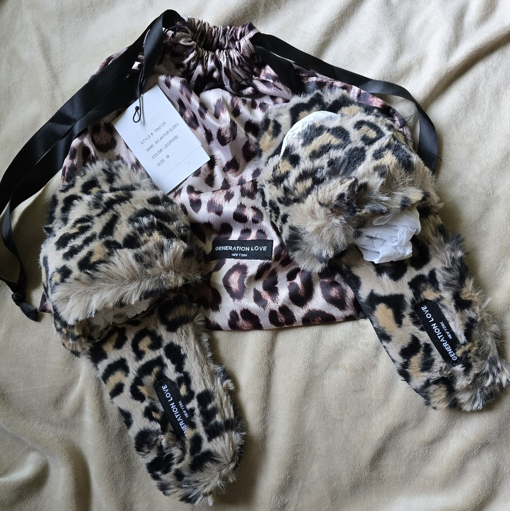 Generation Love Leopard Slippers MEDIUM Slides Open Toe Faux Fur Comfort $85 NEW